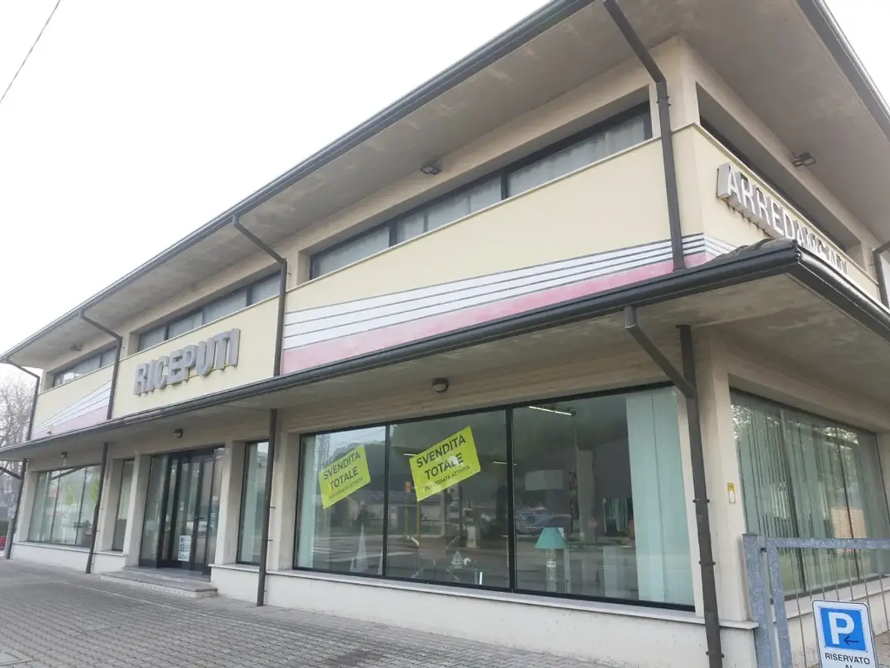 Locale commerciale in , Ravenna, {3} - Foto 1