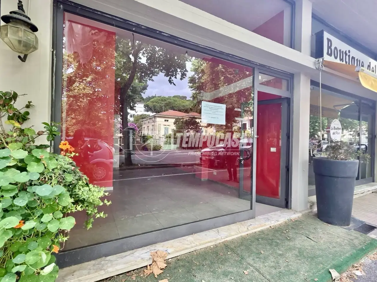 Negozio in Viale Stazione 44, Massa, {3} - Foto 1