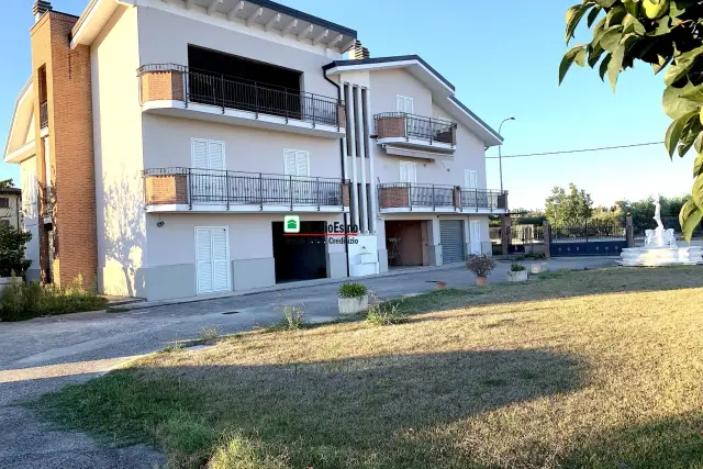 Detached house in Via Colombo 66, Monsampolo del Tronto - Photo 1