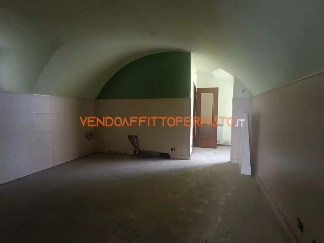 Negozio in Piazza Locatelli, Carobbio Degli Angeli, {3} - Foto 2