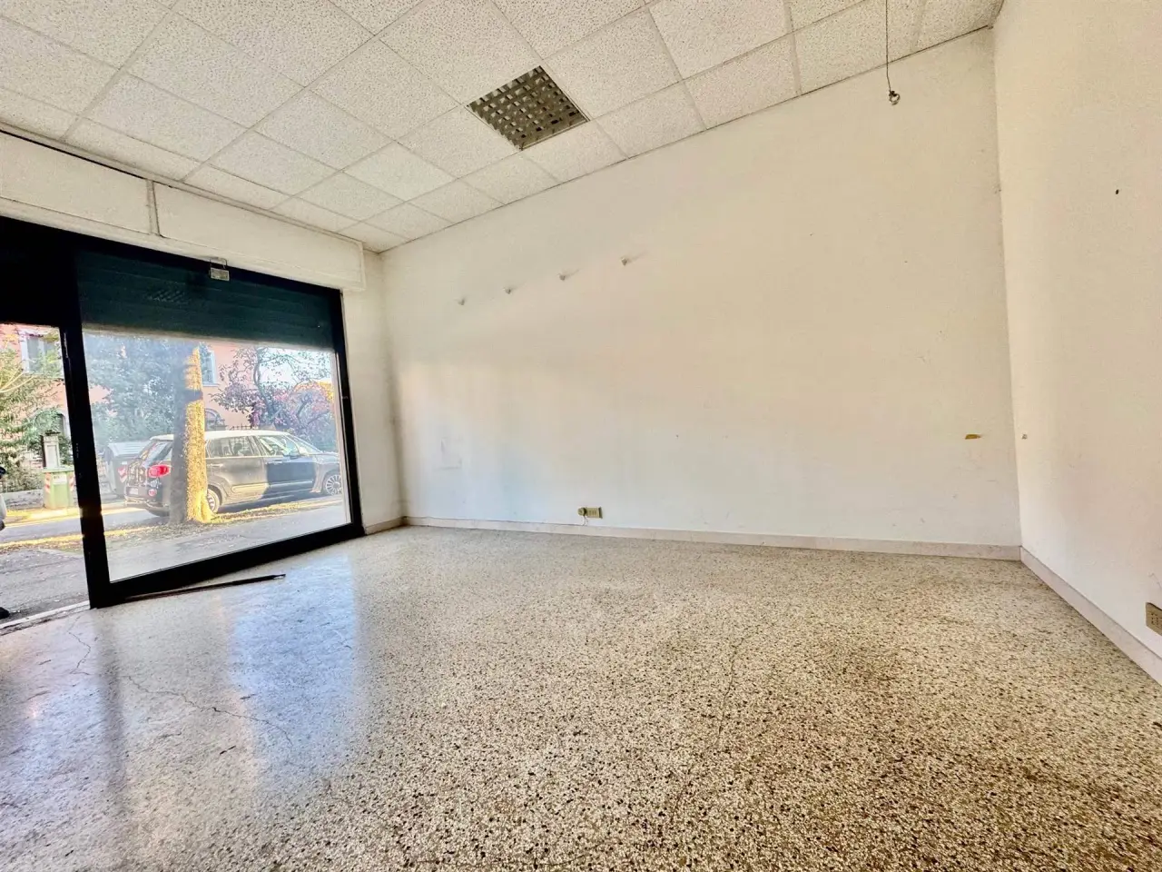 Negozio in Via Scarsellini, Venezia, {3} - Foto 1