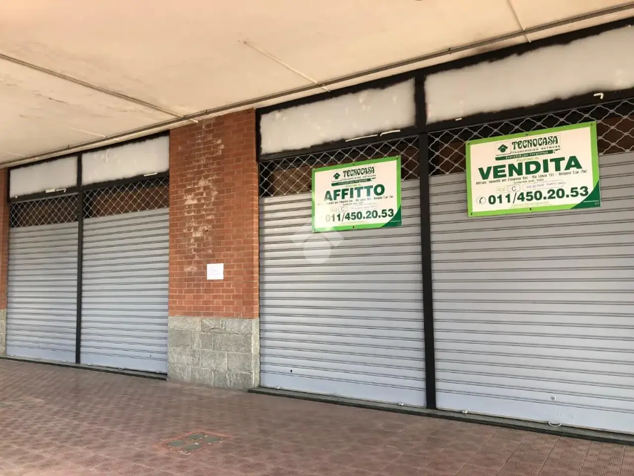 Negozio in Via dei Ciliegi 6, Borgaro Torinese, {3} - Foto 1