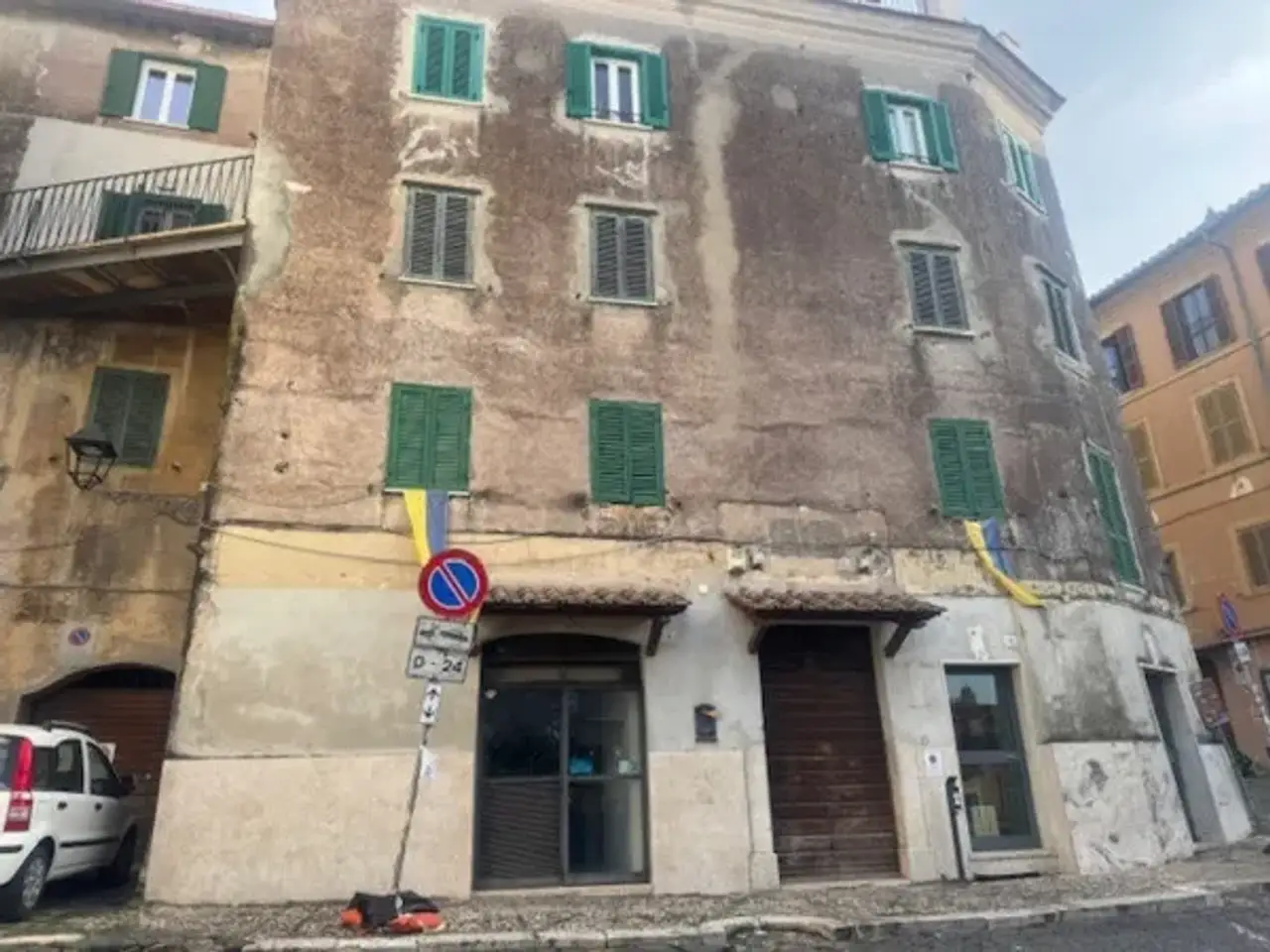 Negozio in Piazza Giuseppe Mazzini 6, Castel Madama, {3} - Foto 2