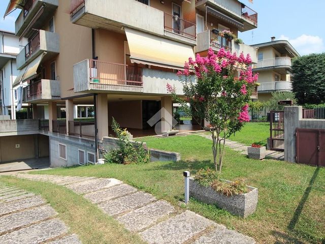 4-room flat in Via Oglio 4, Verona - Photo 1