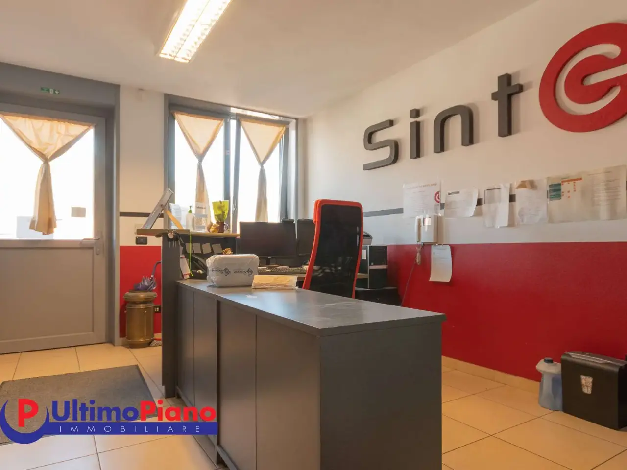 Ufficio in Via Lavoratori Vittime col Du Mont 21, Aosta, {3} - Foto 2