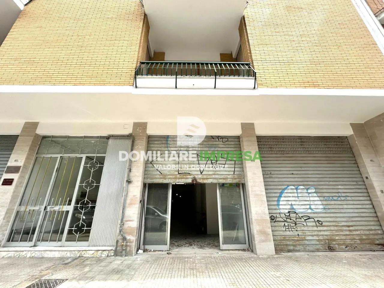 Locale commerciale in Via Pozzuolo, Lecce, {3} - Foto 1