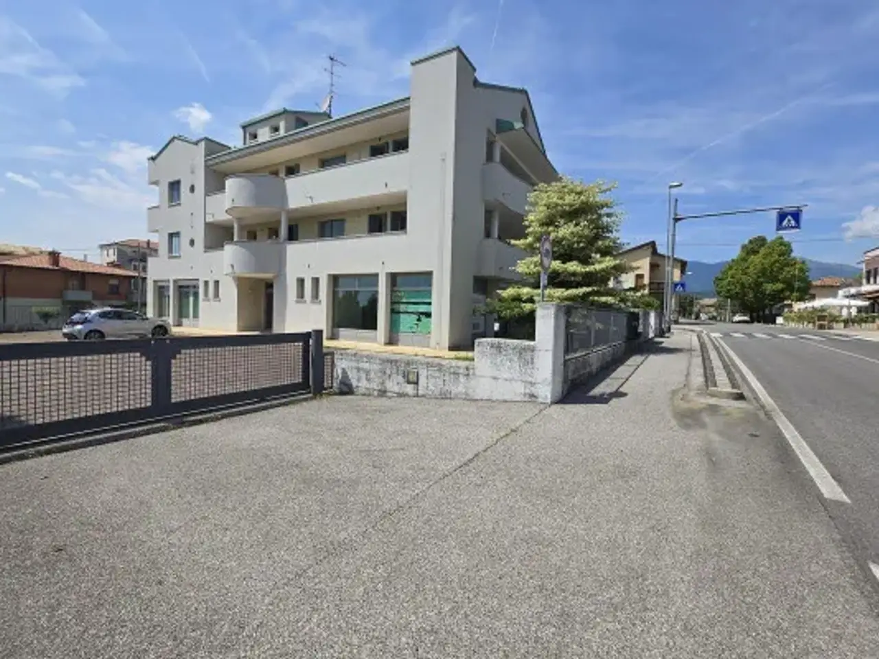 Negozio in Via della Chiesa 1, Vittorio Veneto, {3} - Foto 1
