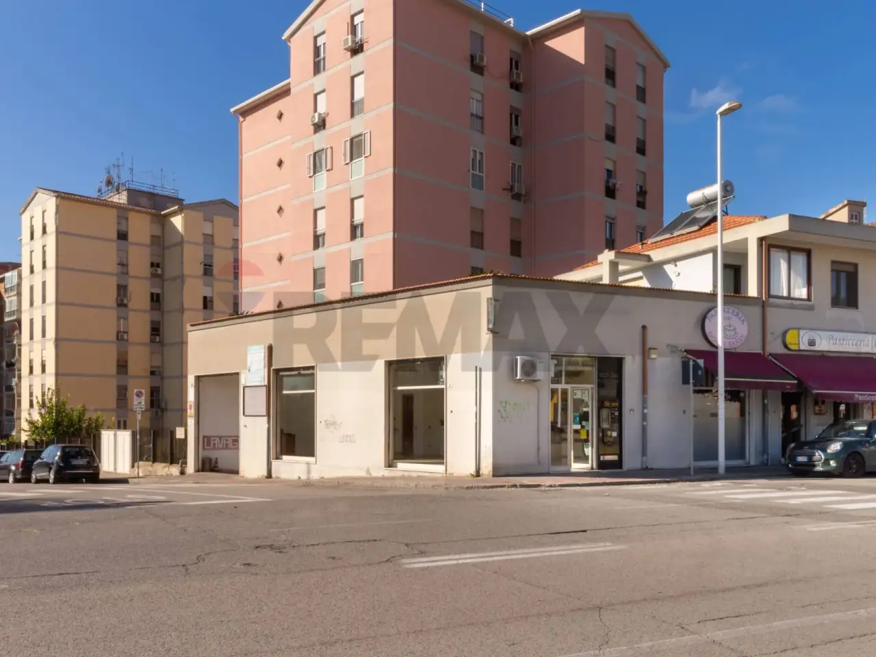 Negozio in Via Cornalias 78, Cagliari, {3} - Foto 1