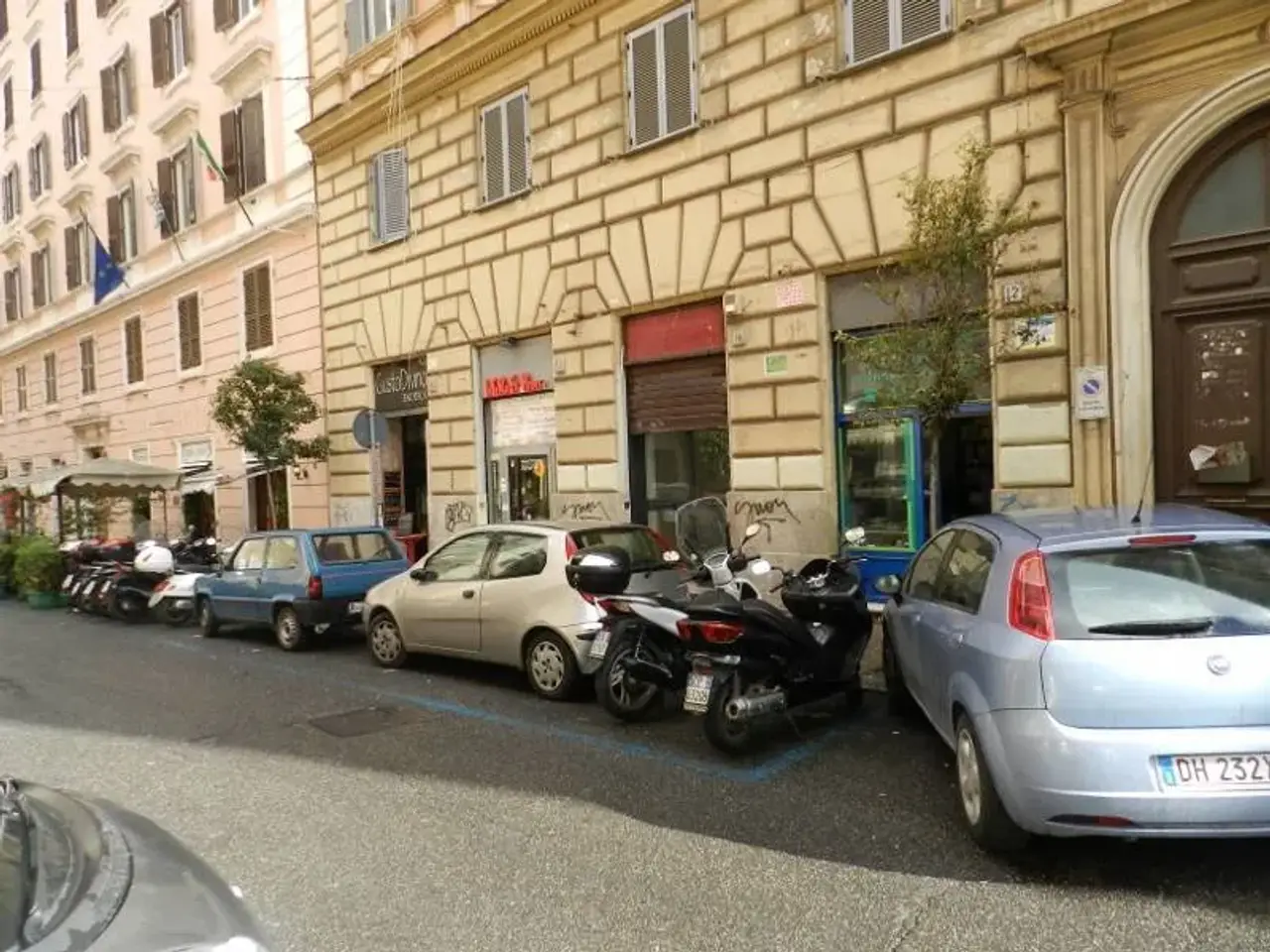 Negozio in Via Alessandria , Roma, {3} - Foto 1