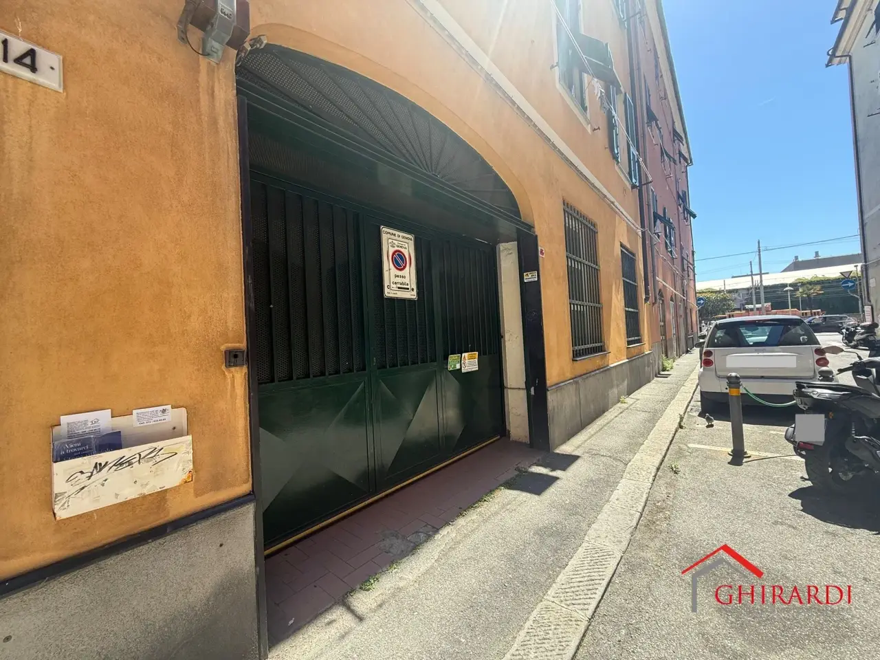 Parcheggio chiuso in Ursone 46r, Genova, {3} - Foto 2