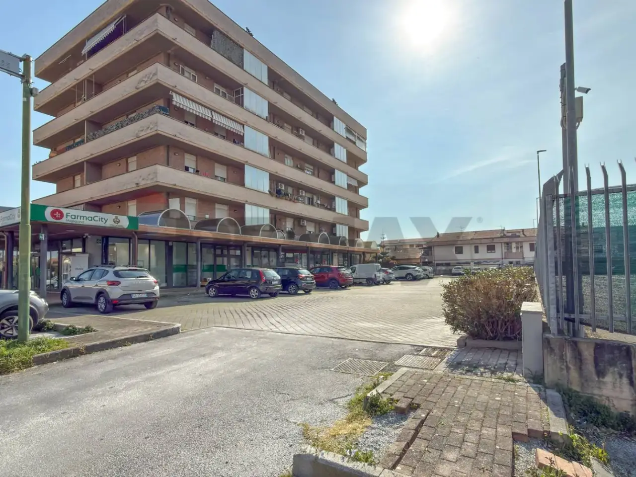Negozio in Via Monte Cavallo 6/a, Viareggio, {3} - Foto 1