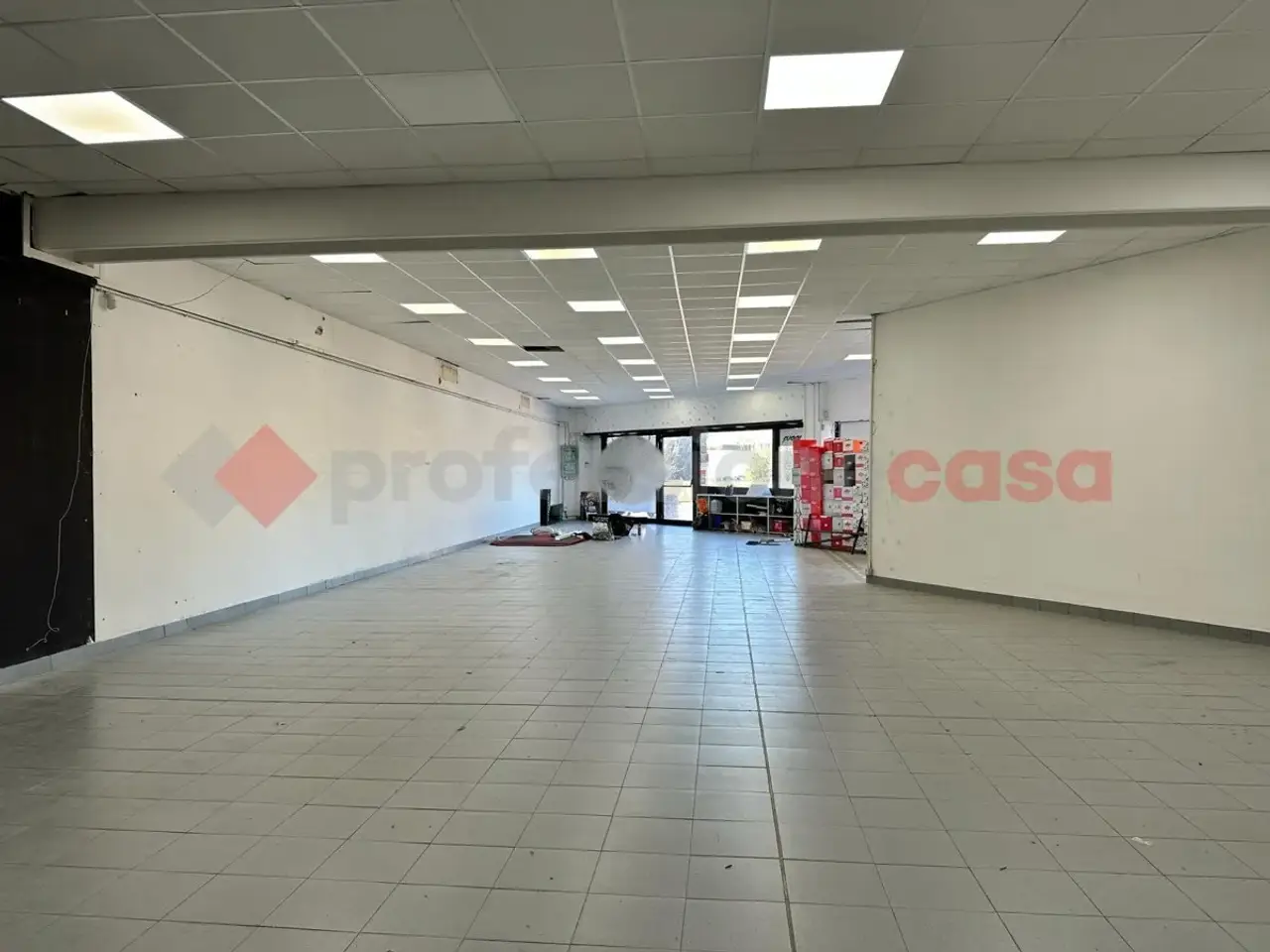 Magazzino in Via Newton 70-72, Arezzo, {3} - Foto 1
