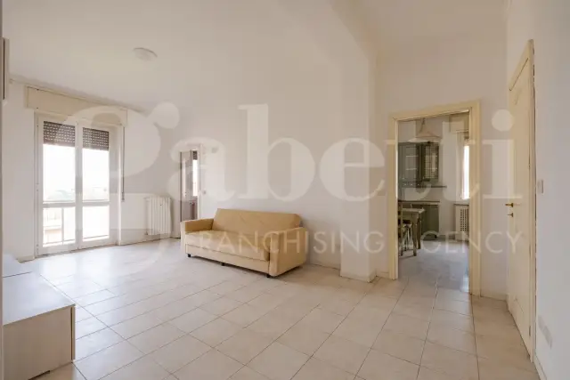 2-room flat in Viale Europa 23, Monza - Photo 1