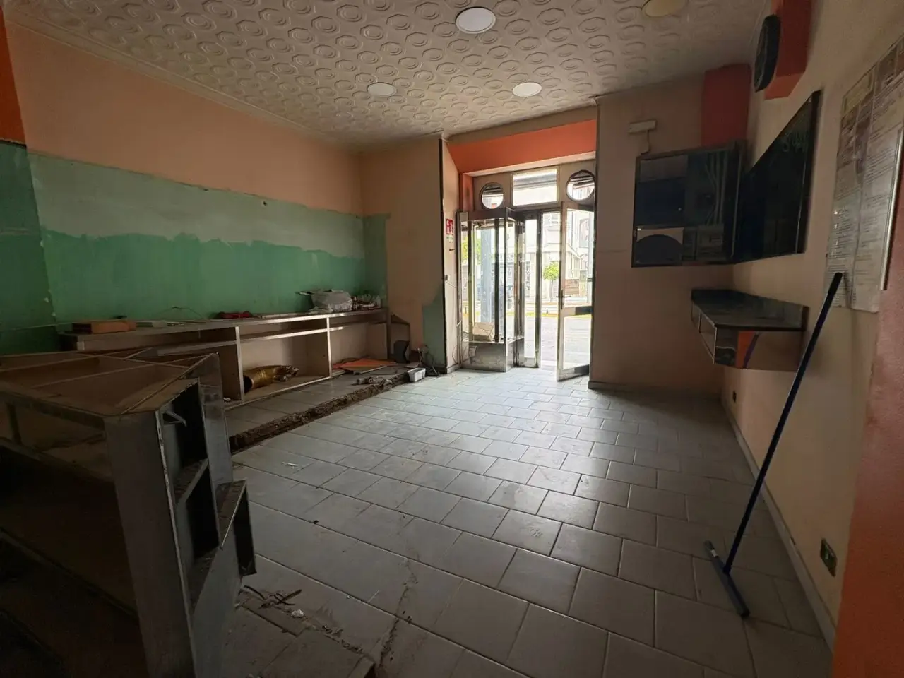Negozio in Via Tommaso Cannizzaro 49, Messina, {3} - Foto 2