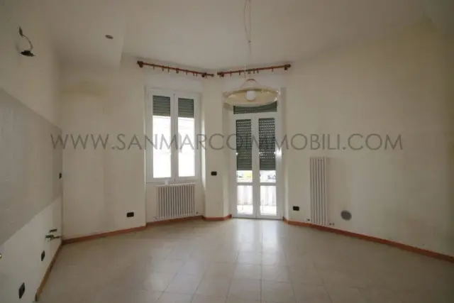 2-room flat in {3}, - Photo 1