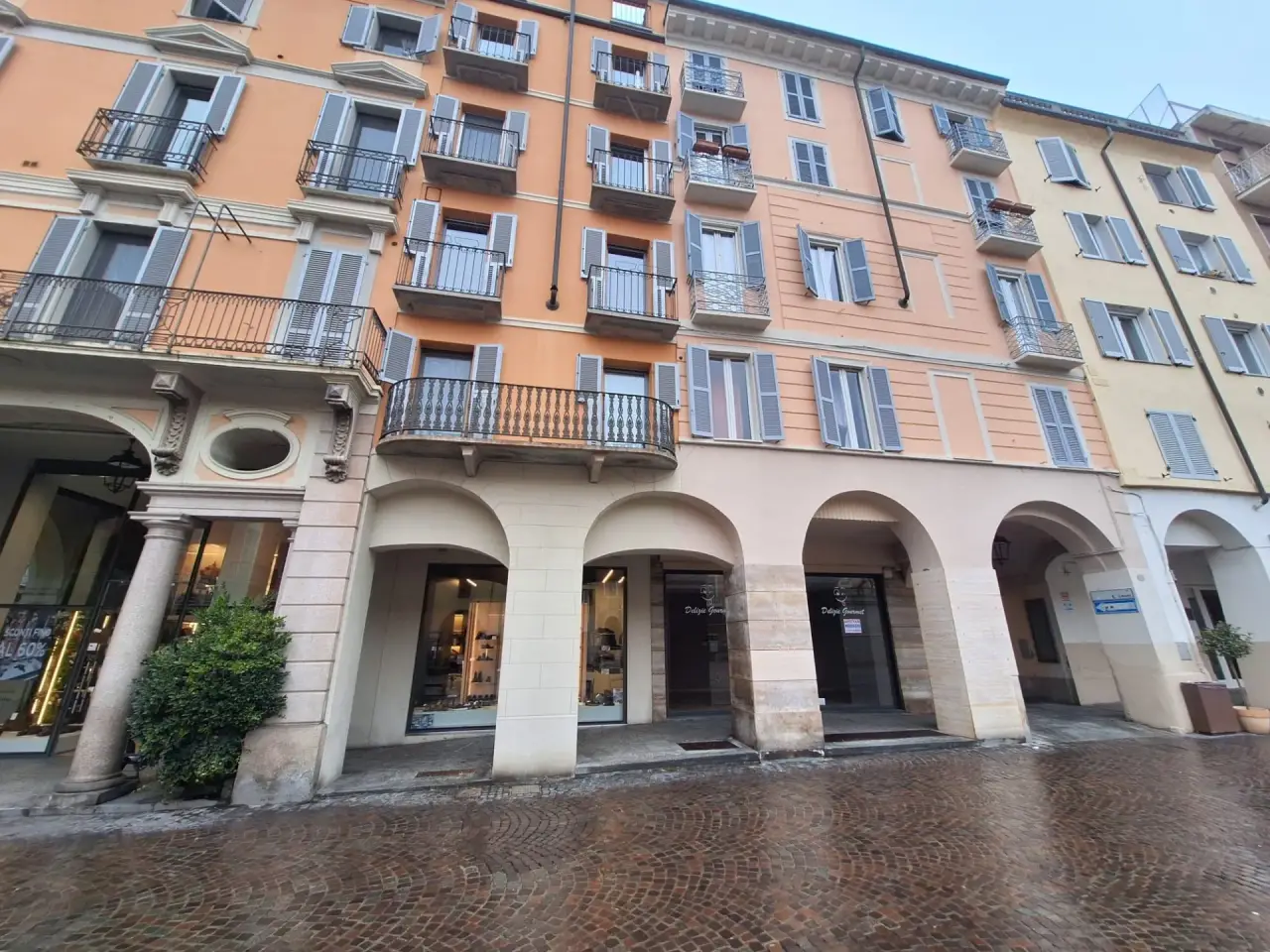 Negozio in Piazza Mazzini 7/R, Casale Monferrato, {3} - Foto 1