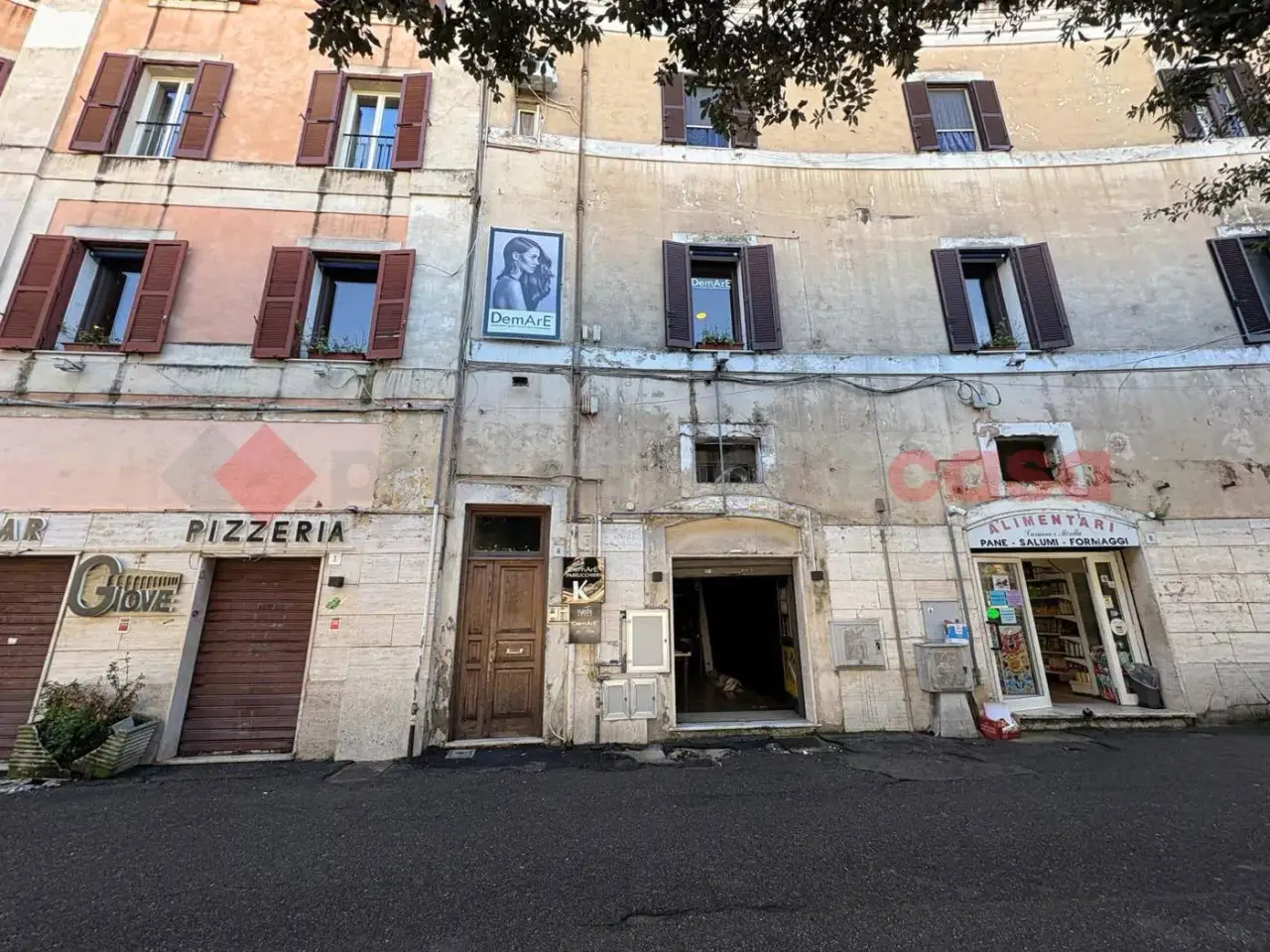 Negozio in Piazza Garibaldi 4, Terracina, {3} - Foto 1