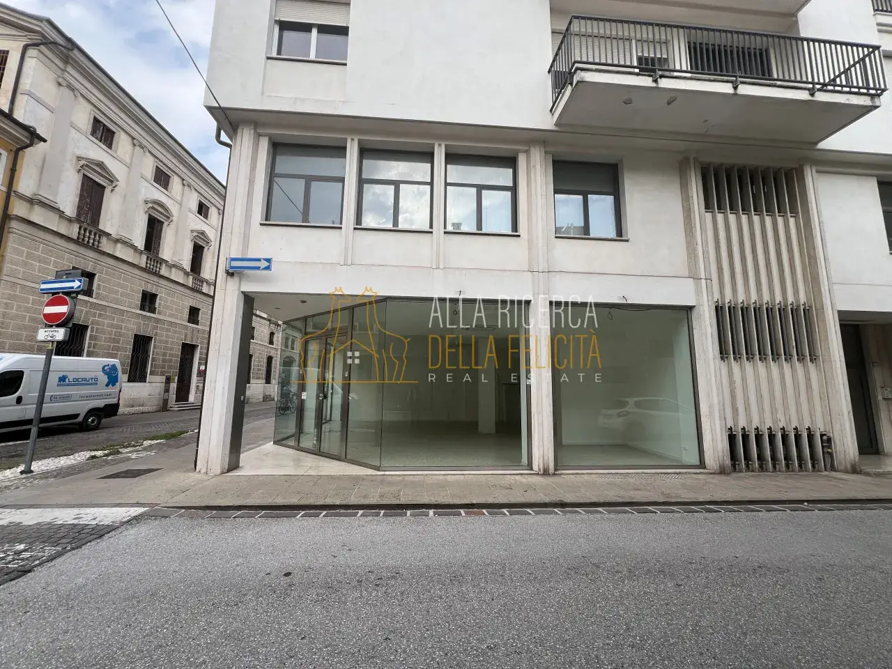 Negozio in Via Fratelli Pasini, Schio, {3} - Foto 2