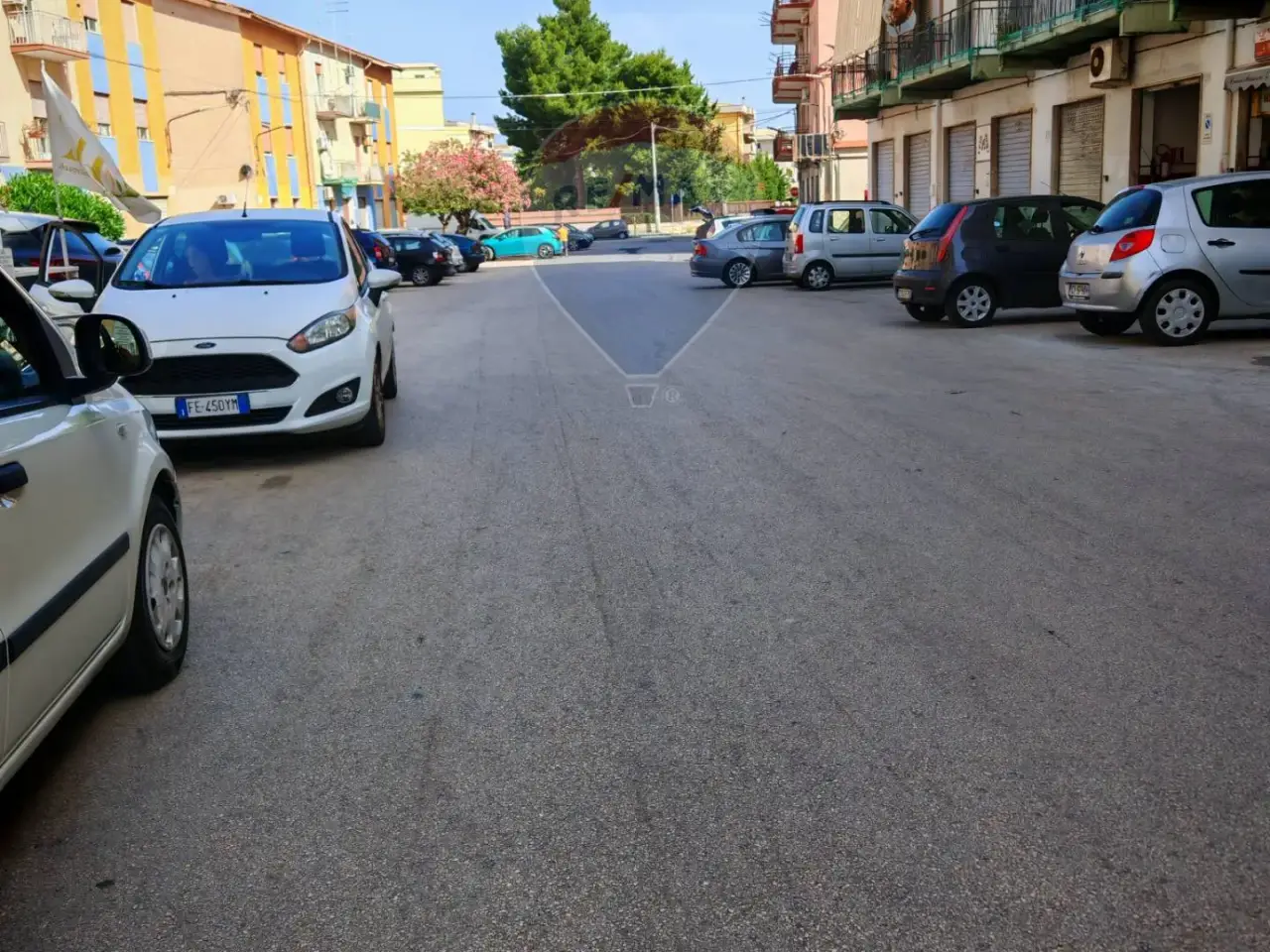 Negozio in Via Scordia /Via Paterno' 9a / 9b, Siracusa, {3} - Foto 1