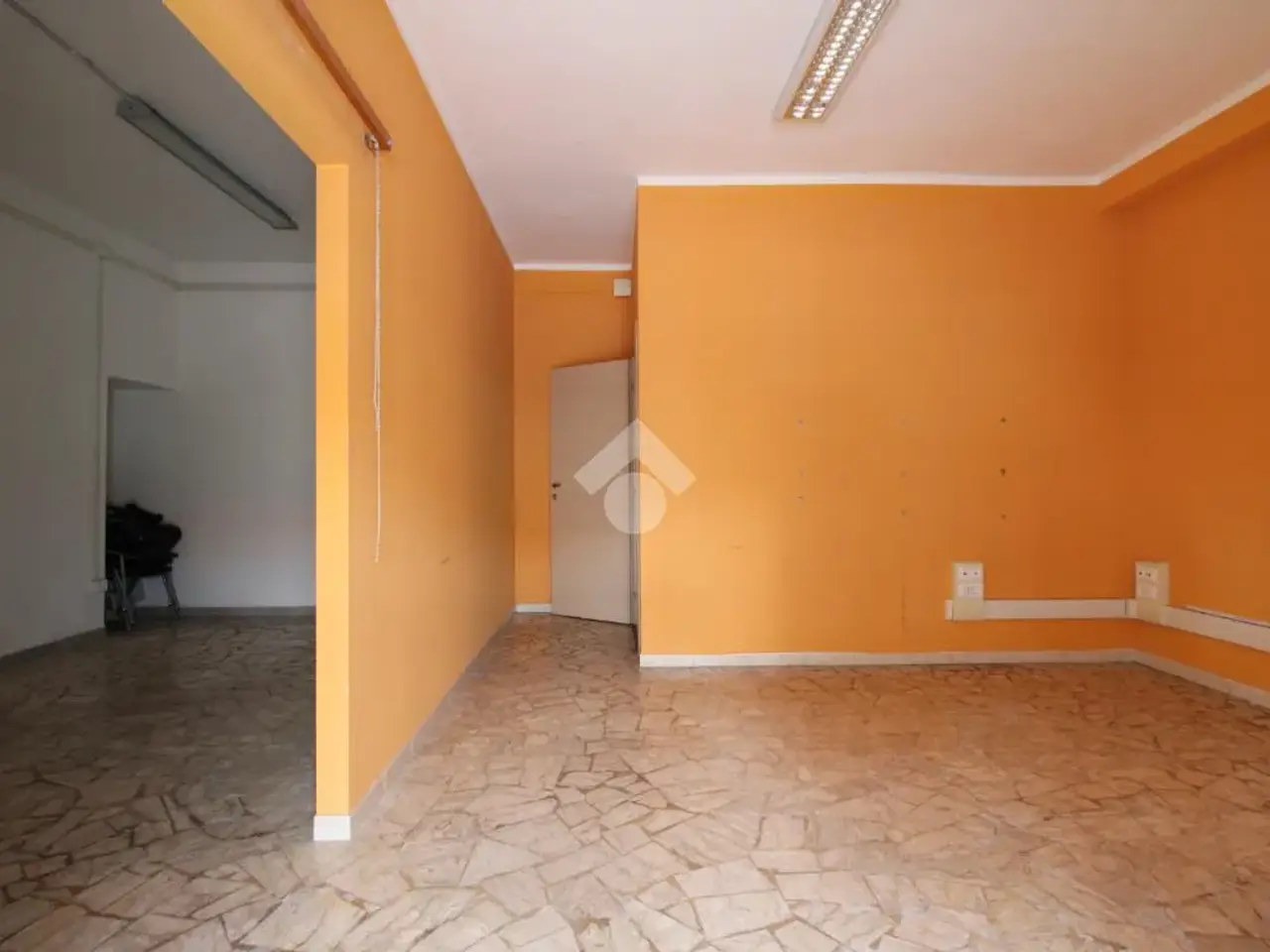 Negozio in Via Amedeo 37, Vecchiano, {3} - Foto 1
