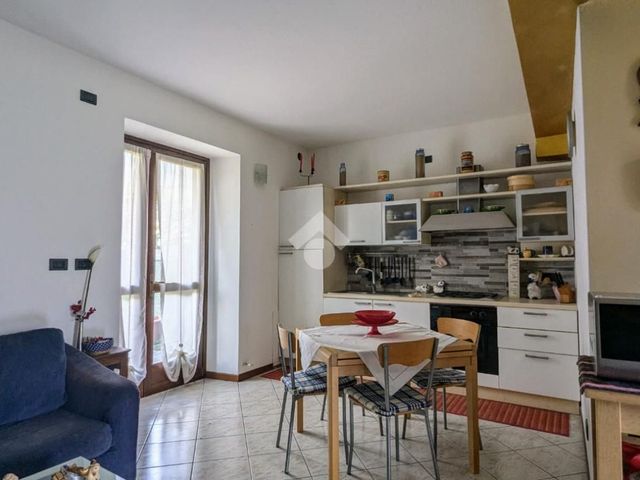 3-room flat in Via Zoncone 33, Costa Volpino - Photo 1