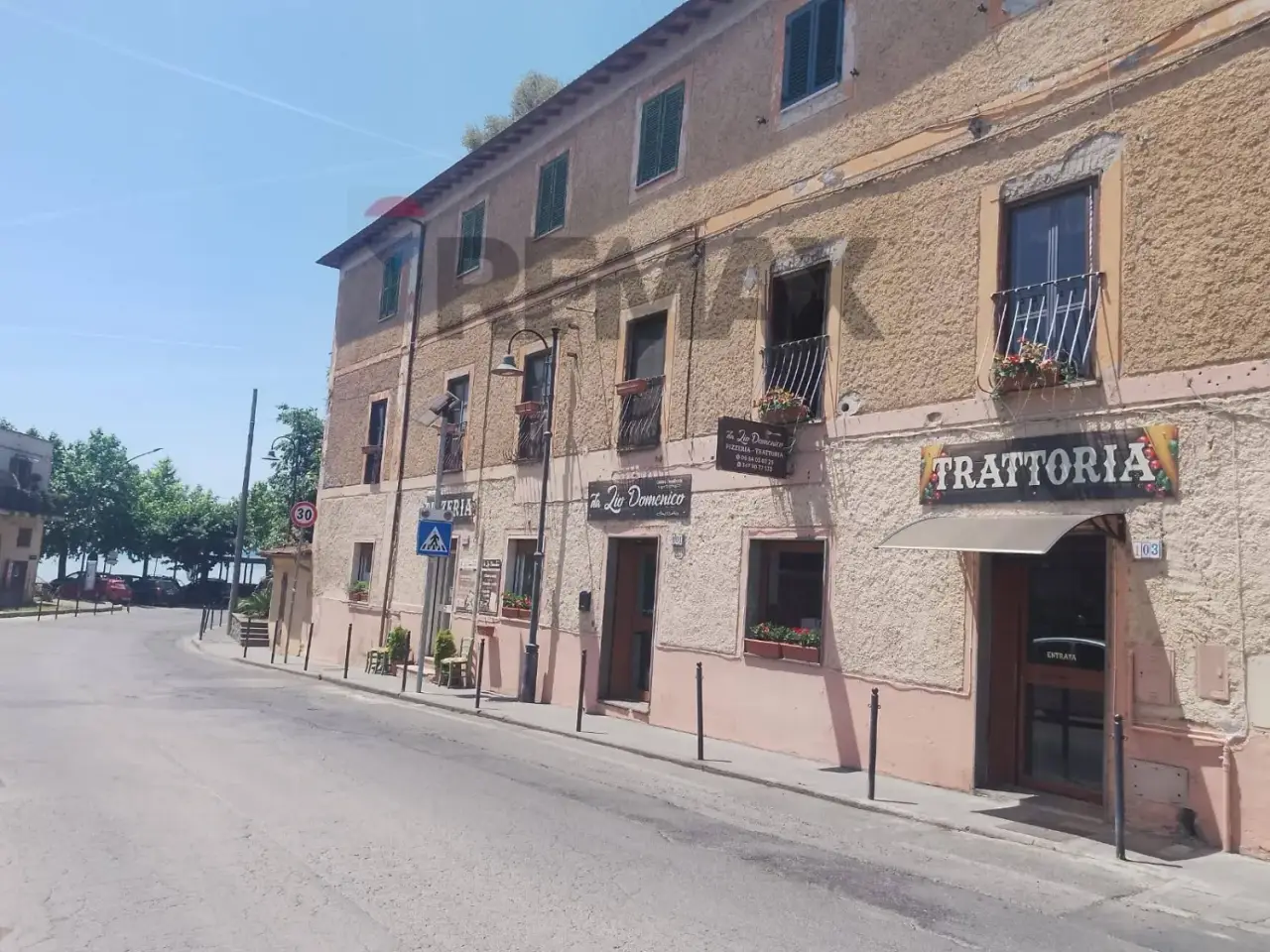 Esercizio commerciale in Viale Giuseppe Garibaldi, Trevignano Romano, {3} - Foto 2