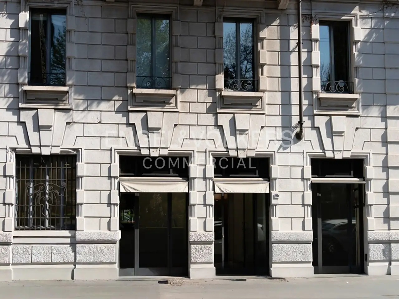 Negozio in Via Ansperto 10, Milano, {3} - Foto 1