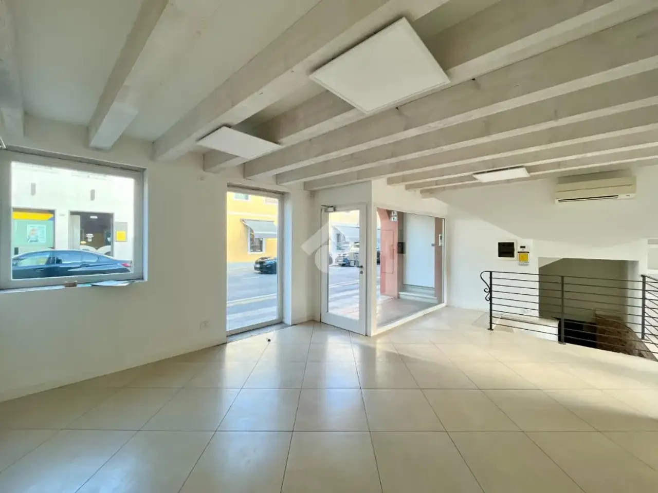 Negozio in Via Indipendenza 11, Cittadella, {3} - Foto 1