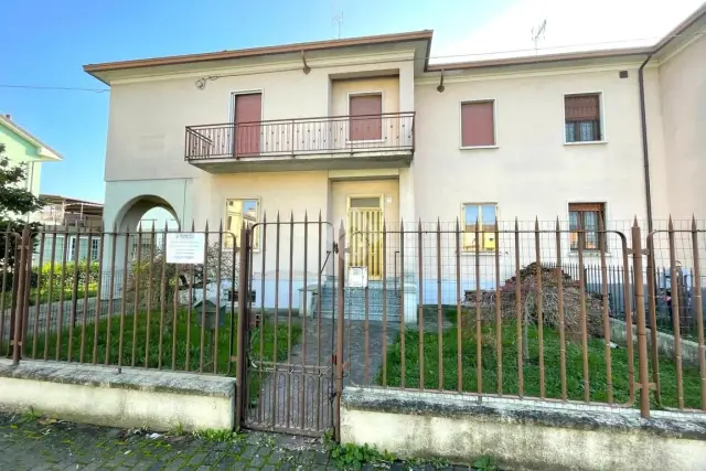 Villa in Via Lomellina 79, Voghera - Foto 1