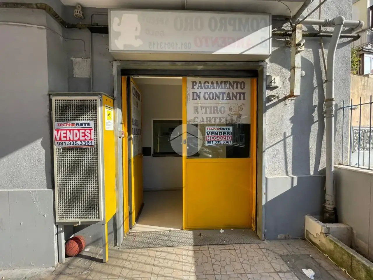Negozio in Via Sandro Botticelli 4, Napoli, {3} - Foto 2