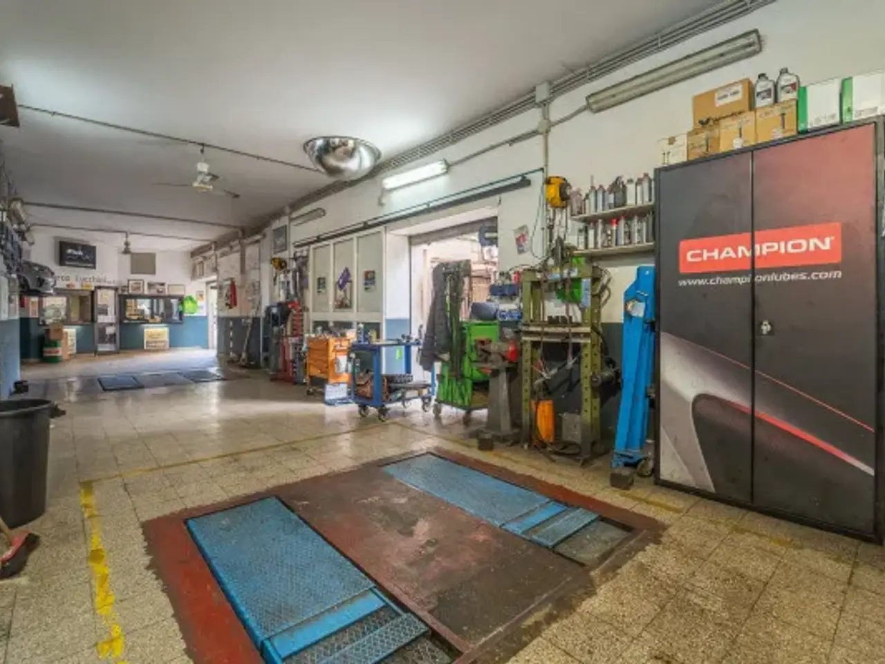 Carrozzeria in Via del Trullo, Roma, {3} - Foto 2