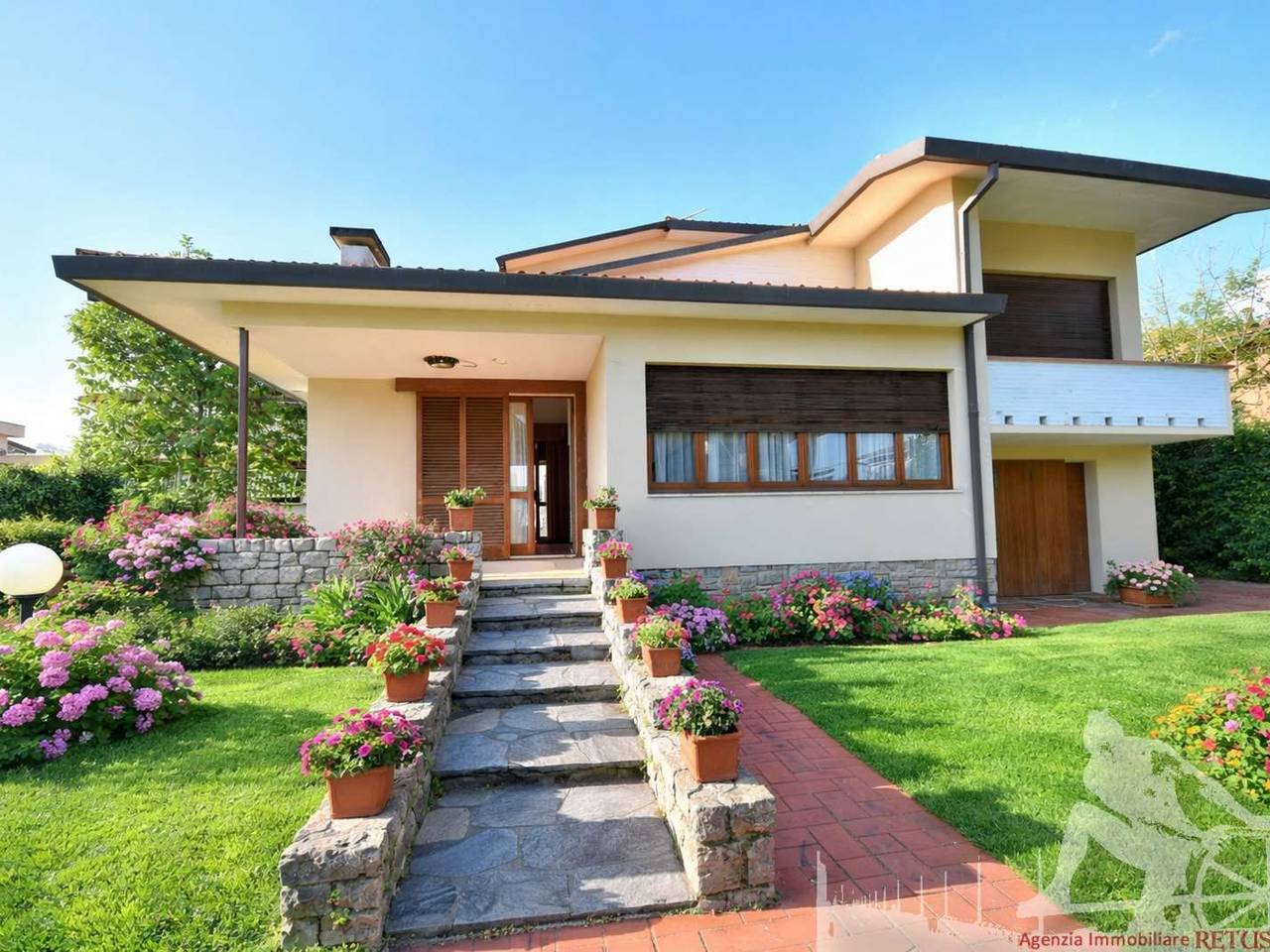 casa indipendente in vendita a Pietrasanta in zona Marina di Pietrasanta
