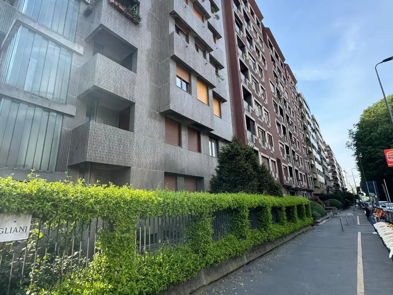 Ufficio in Viale Paolo Onorato Vigliani 13, Milano, {3} - Foto 1