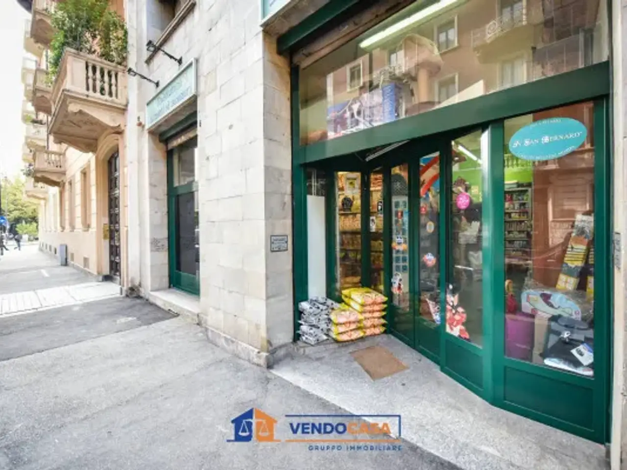 Negozio in Via Fratelli Giuseppe E Antonio Carle 5b, Torino, {3} - Foto 2