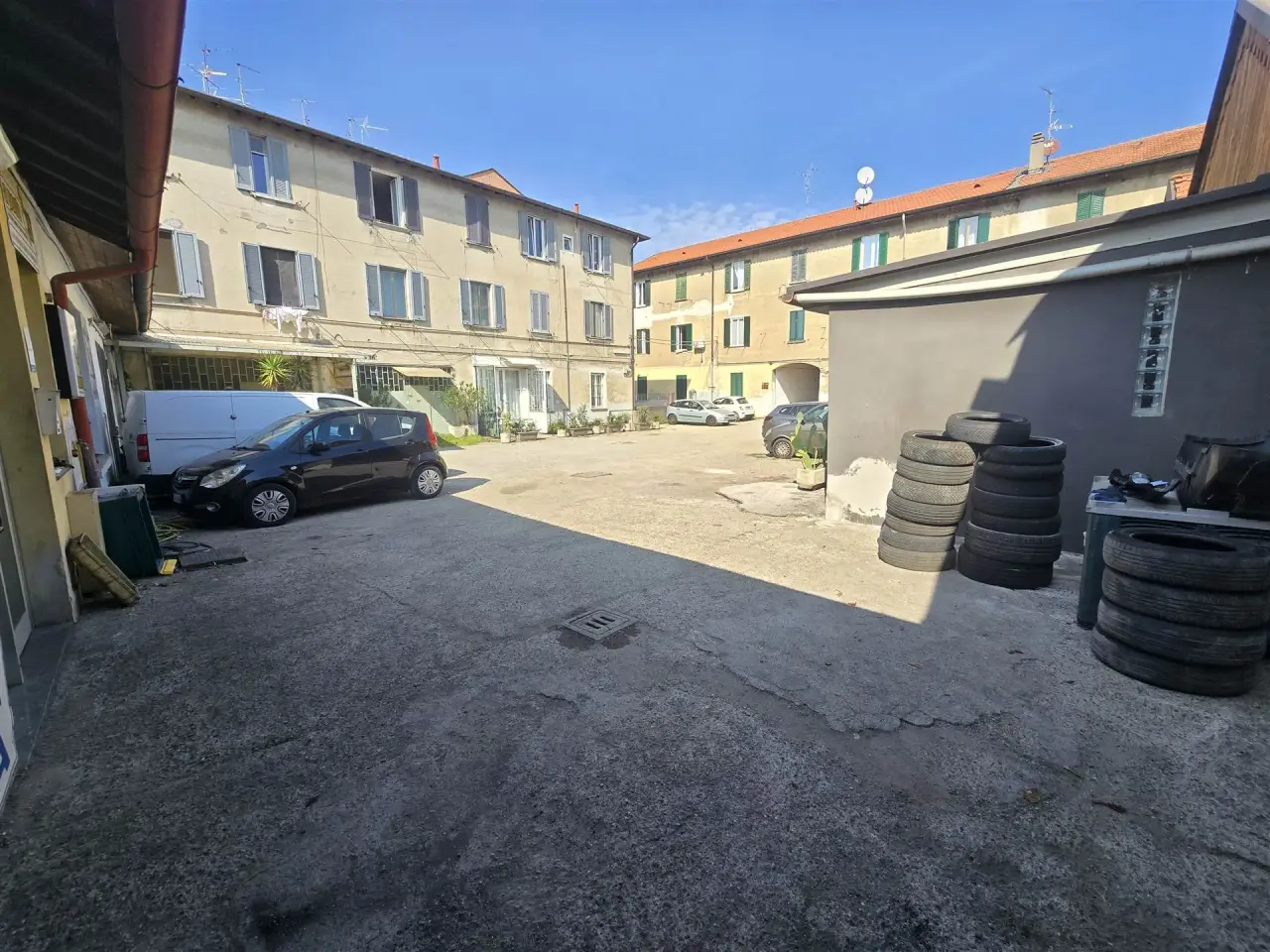 Capannone in Via Bergamo, Monza, {3} - Foto 2