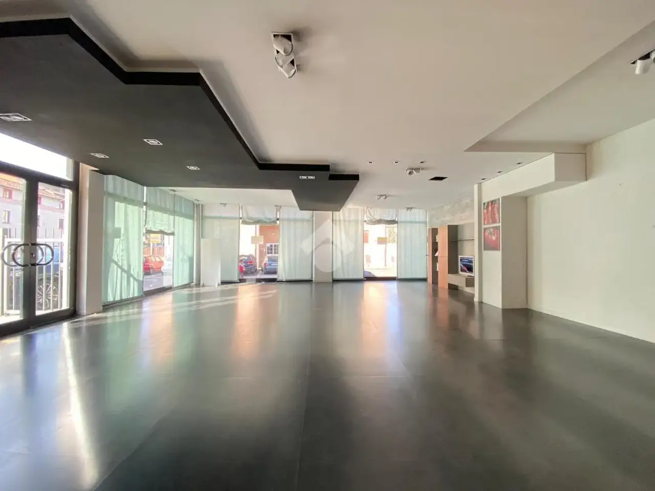 Negozio in Via Vittorio Emanuele II 4, Albano Sant'Alessandro, {3} - Foto 1