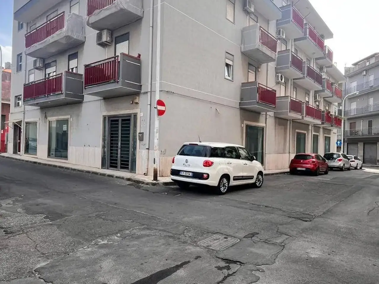 Negozio in Via Giovanni Verga 15, Lentini, {3} - Foto 1