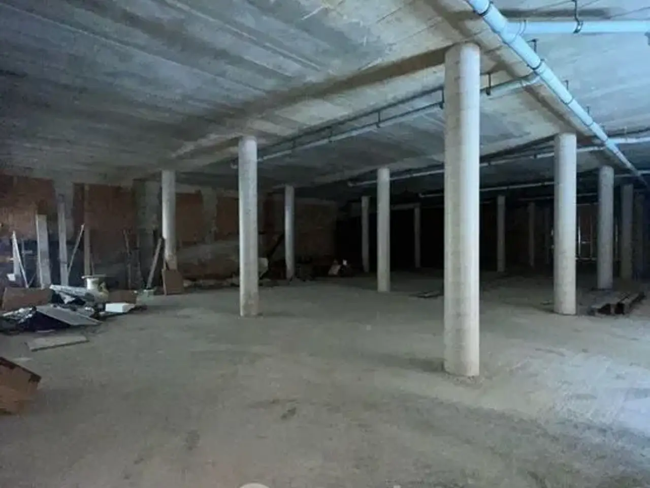 Esercizio commerciale in , Livorno, {3} - Foto 1