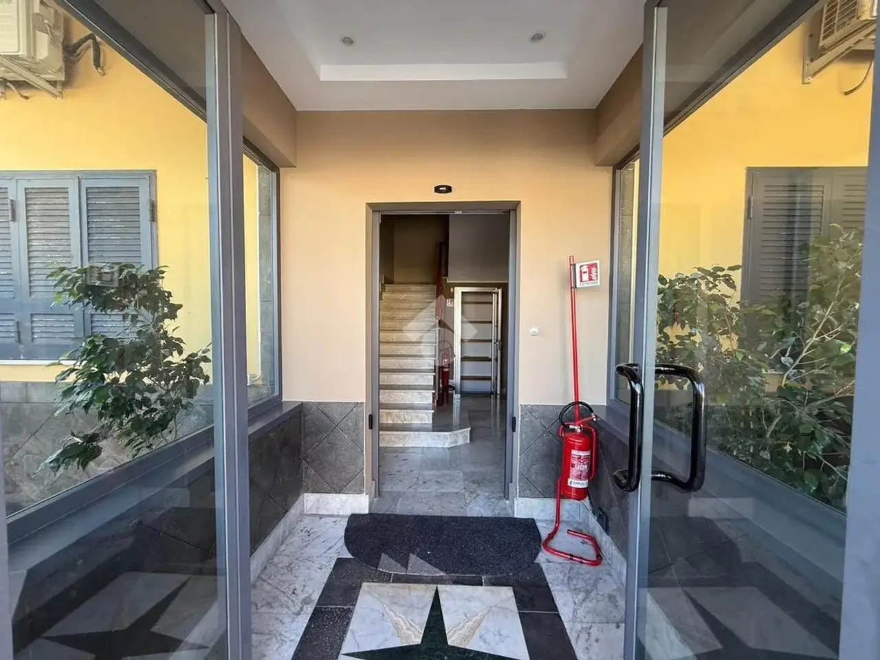 Ufficio in Via delle Carceri Vecchie 8, Napoli, {3} - Foto 2