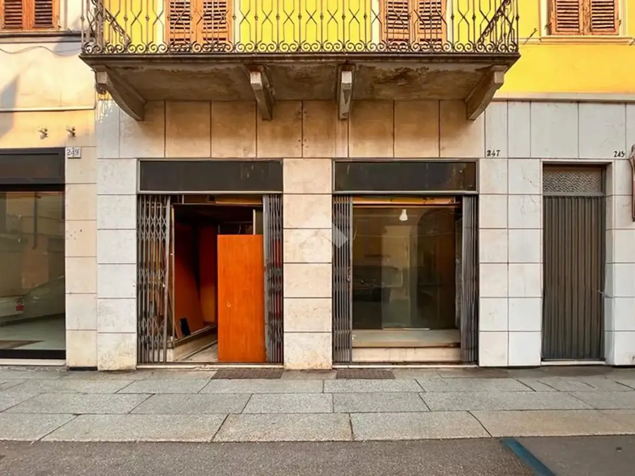 Negozio in Corso Giuseppe Garibaldi 245, Cremona, {3} - Foto 1