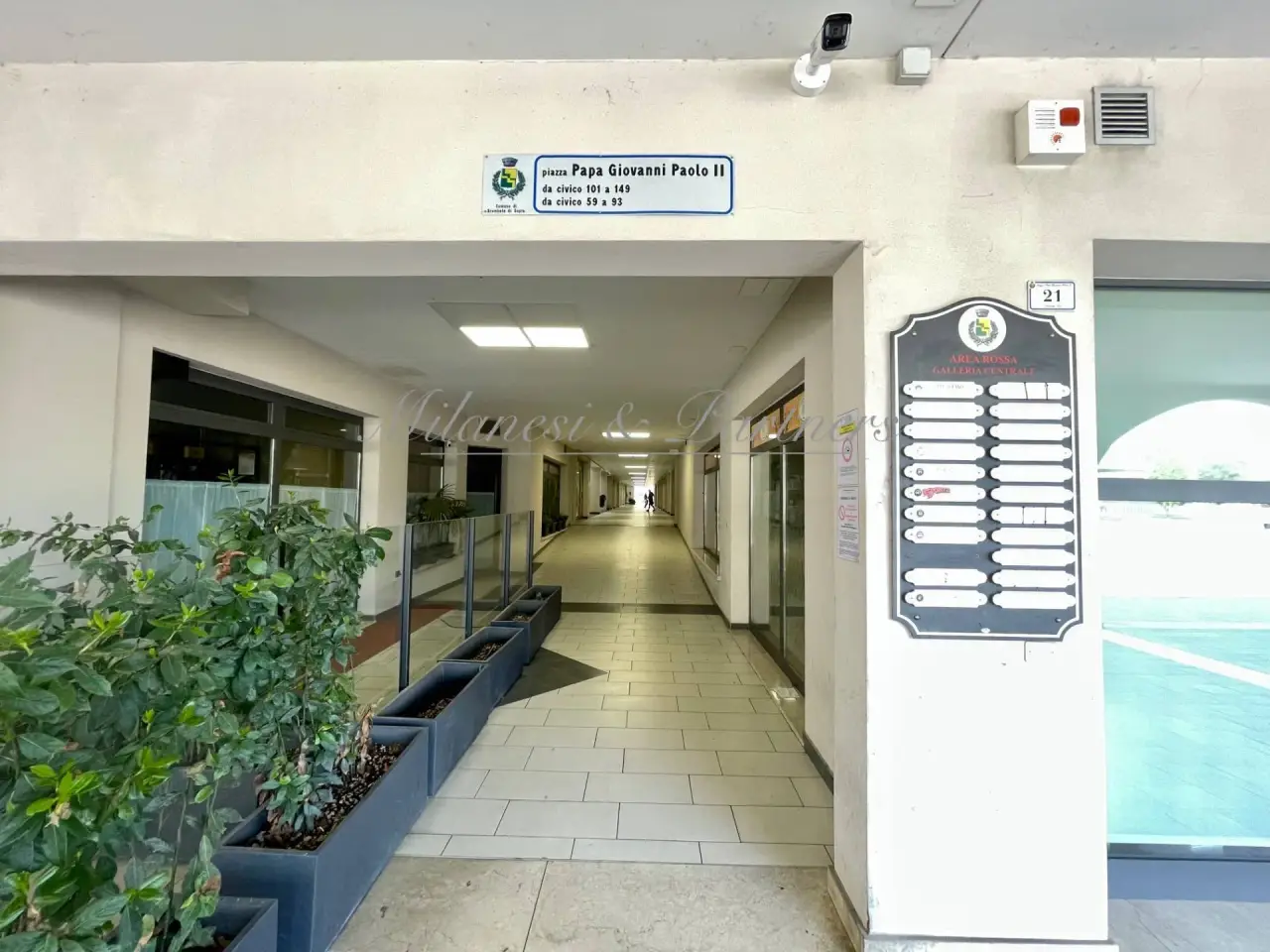 Negozio in Piazza Papa Giovanni Paolo II 107, Brembate Di Sopra, {3} - Foto 1