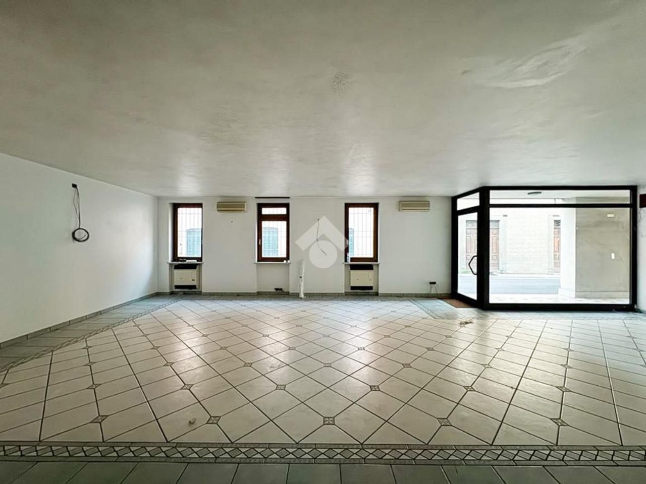 Negozio in Via Petrobelli 4, Borgo San Giacomo, {3} - Foto 2