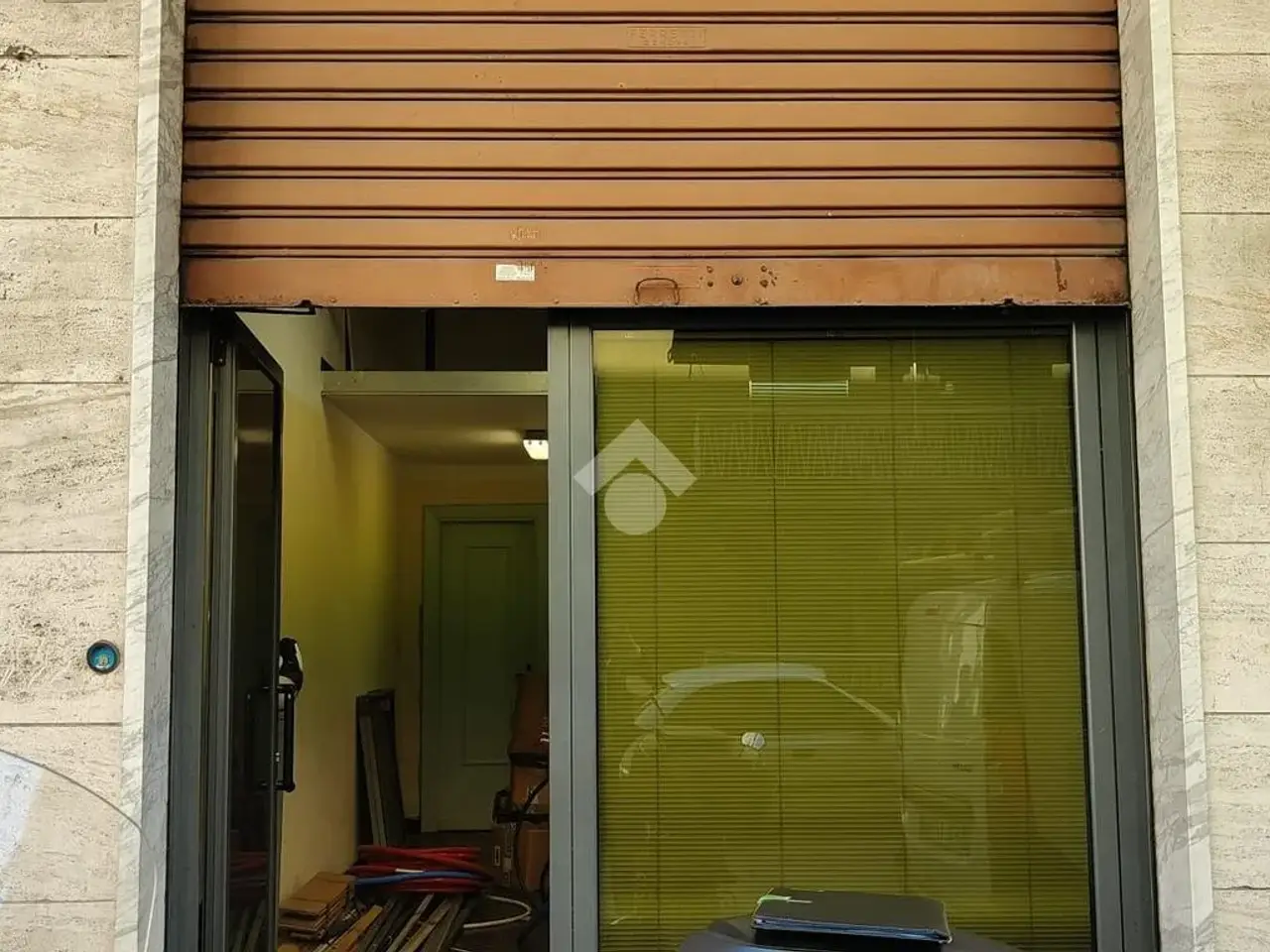Negozio in Via Federico Donaver, Genova, {3} - Foto 1