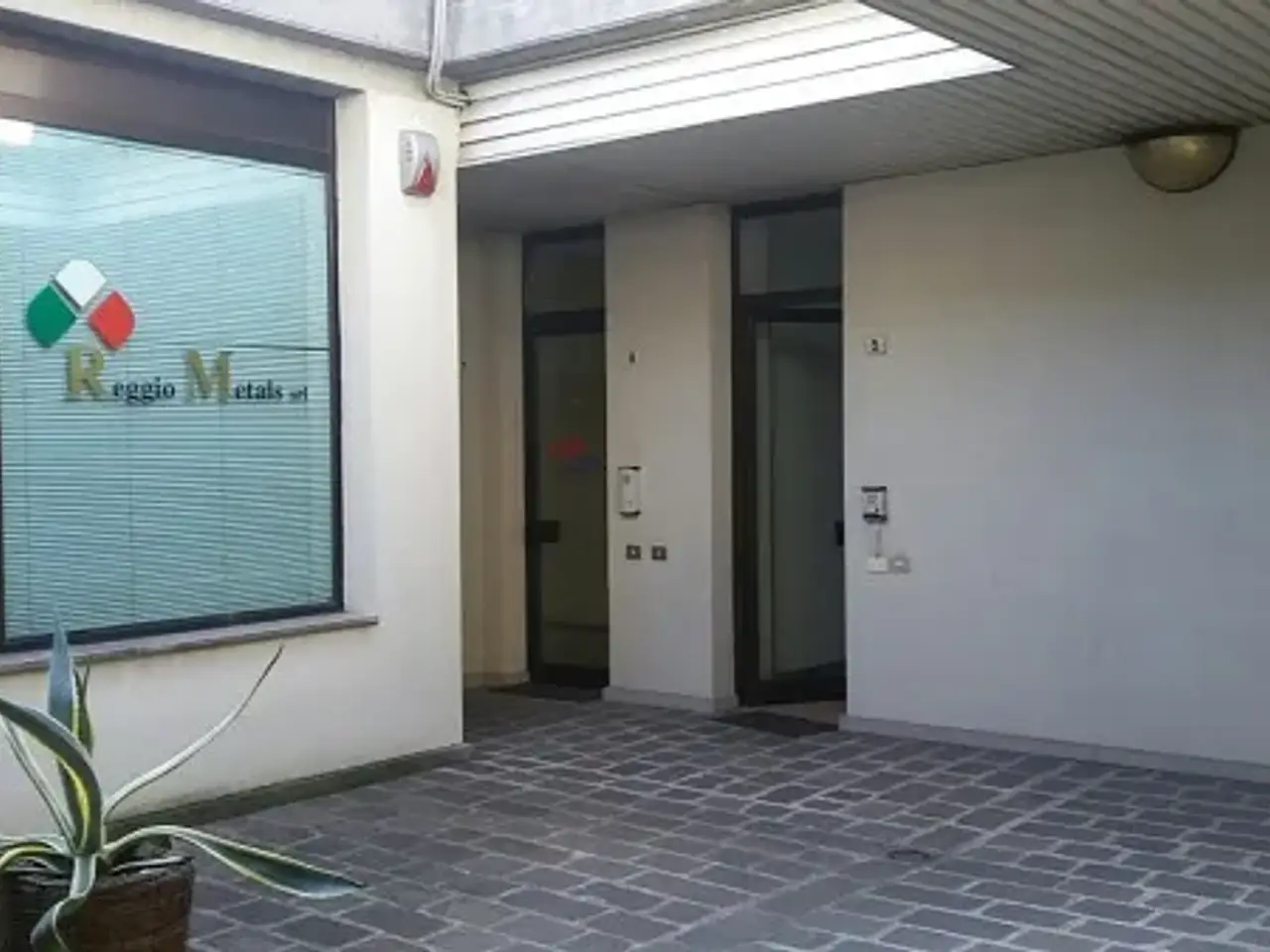 Ufficio in Via Augusto Piccard 5, Reggio Emilia, {3} - Foto 2