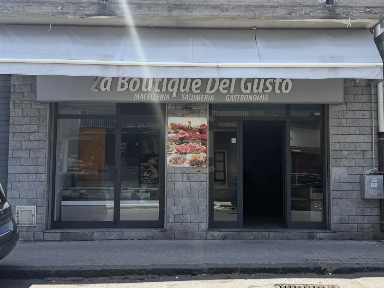 Palazzina commerciale in Via Mongibello 55, Belpasso, {3} - Foto 1