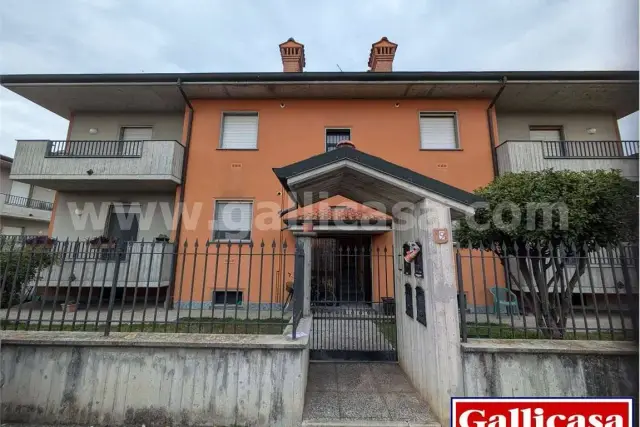 3-room flat in Via Risorgimento , 1, Castrezzato - Photo 1