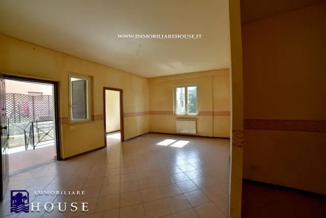 Apartament in Largo Salvo d'Acquisto, 71, Bolsena - Photo 1