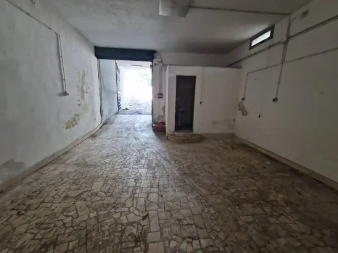 Magazzino in Via Tuscolana, Roma, {3} - Foto 2