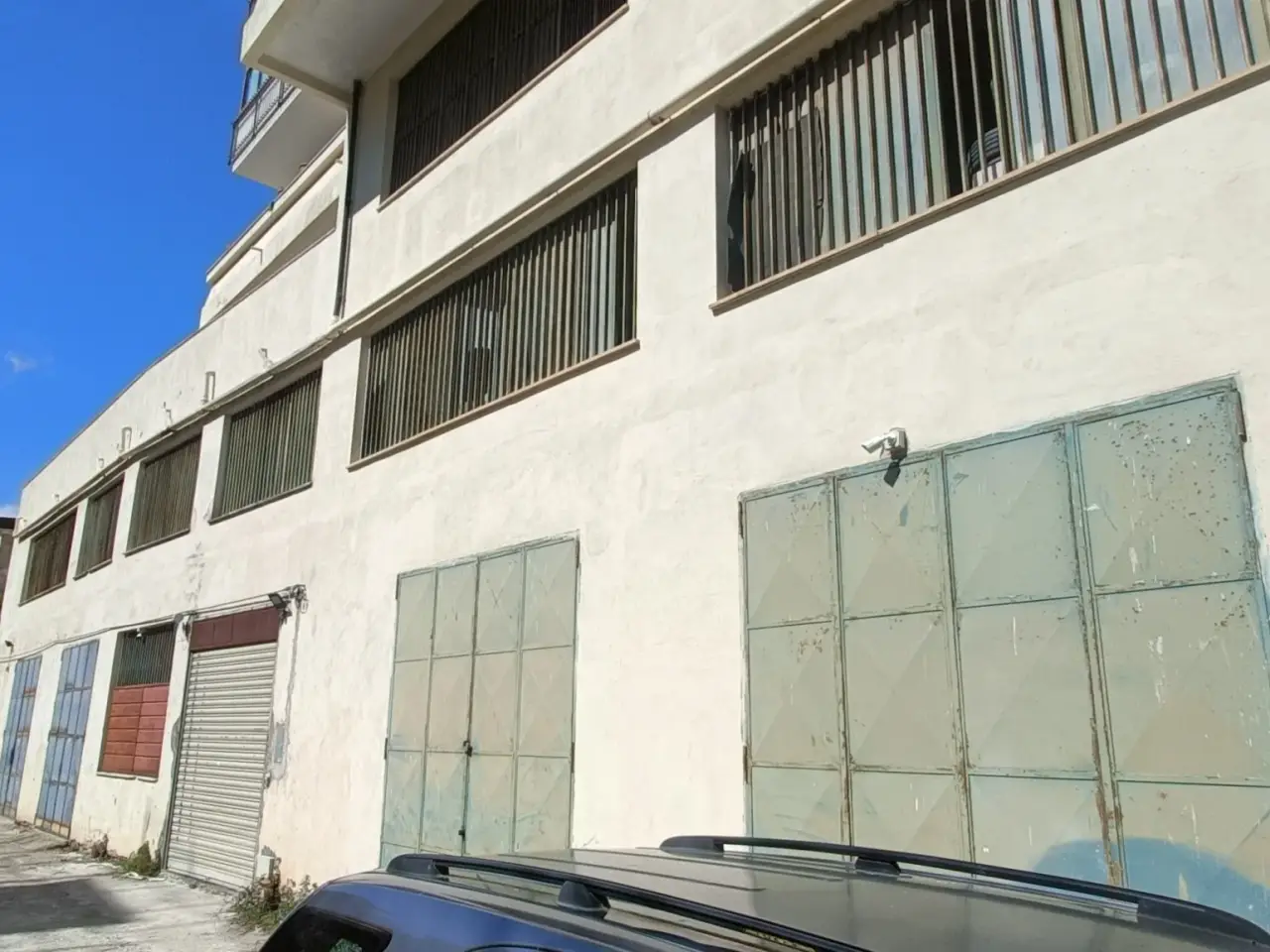 Parcheggio chiuso in Via Aldo Moro, Lamezia Terme, {3} - Foto 2