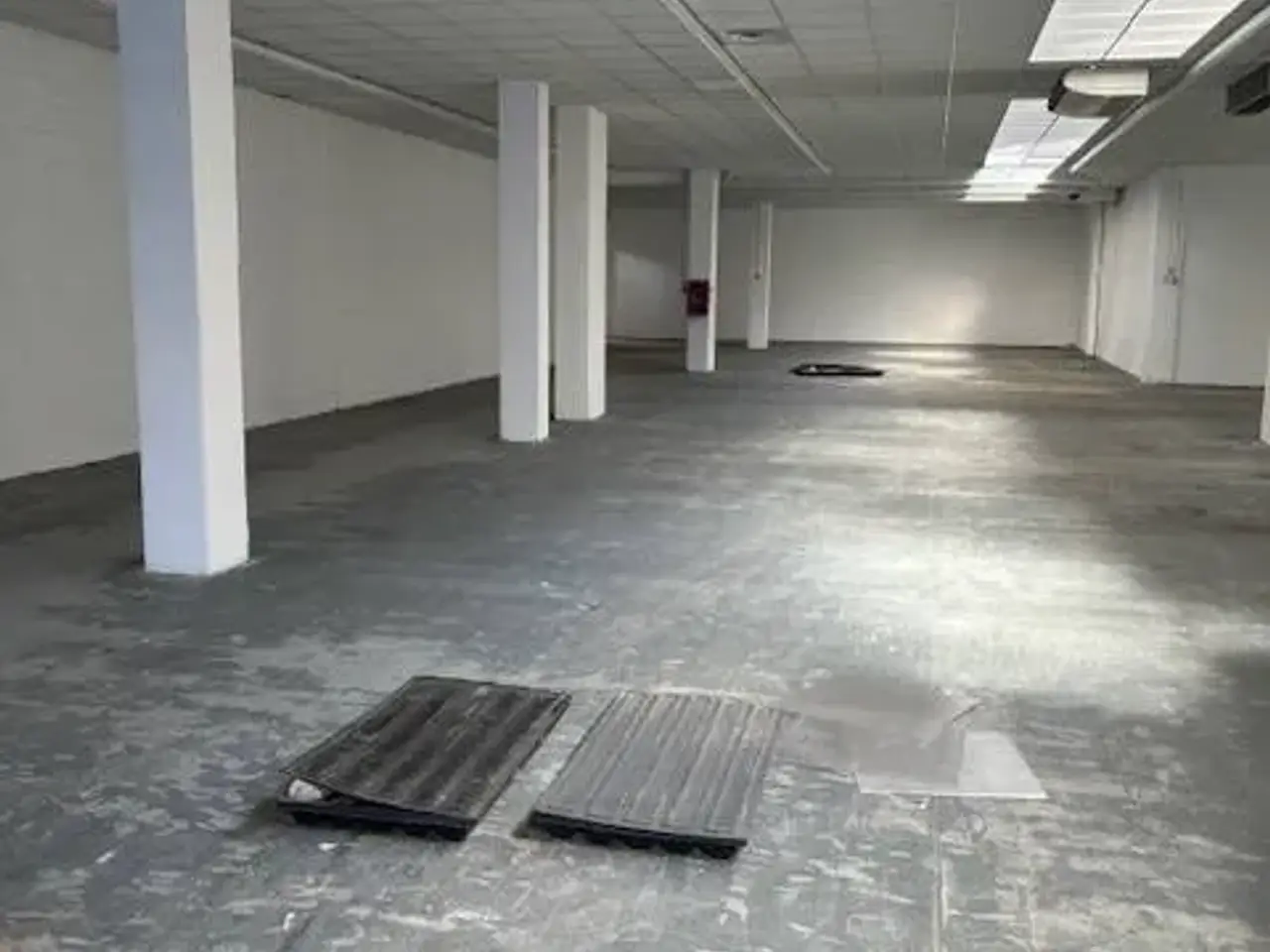 Negozio in Via Privata Giuseppe Grilloni, Milano, {3} - Foto 1